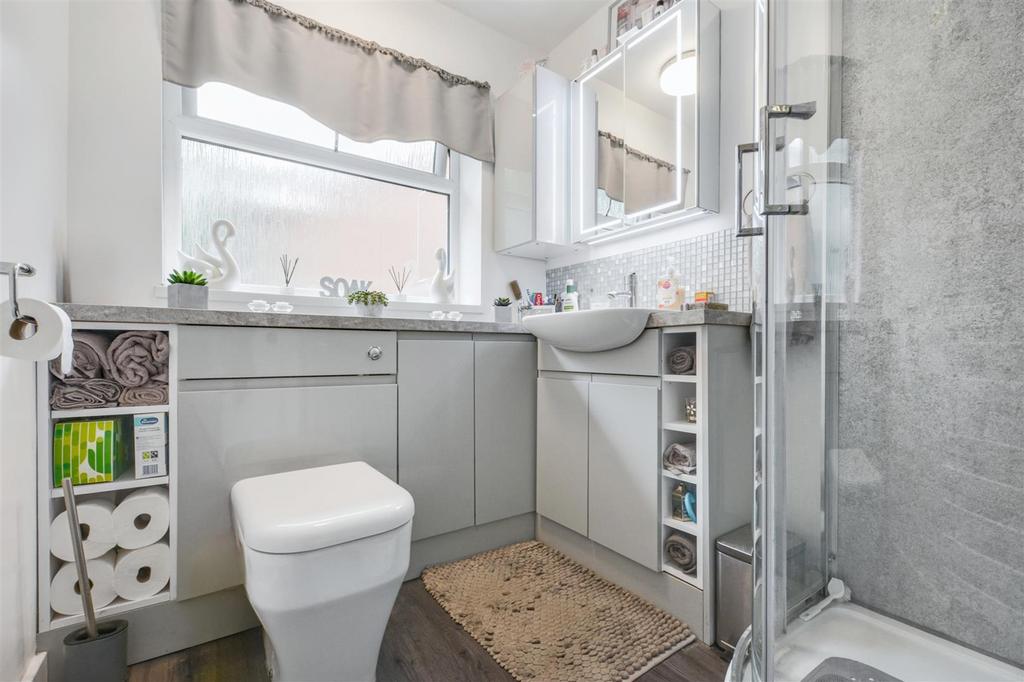 Shower Room 1.jpeg