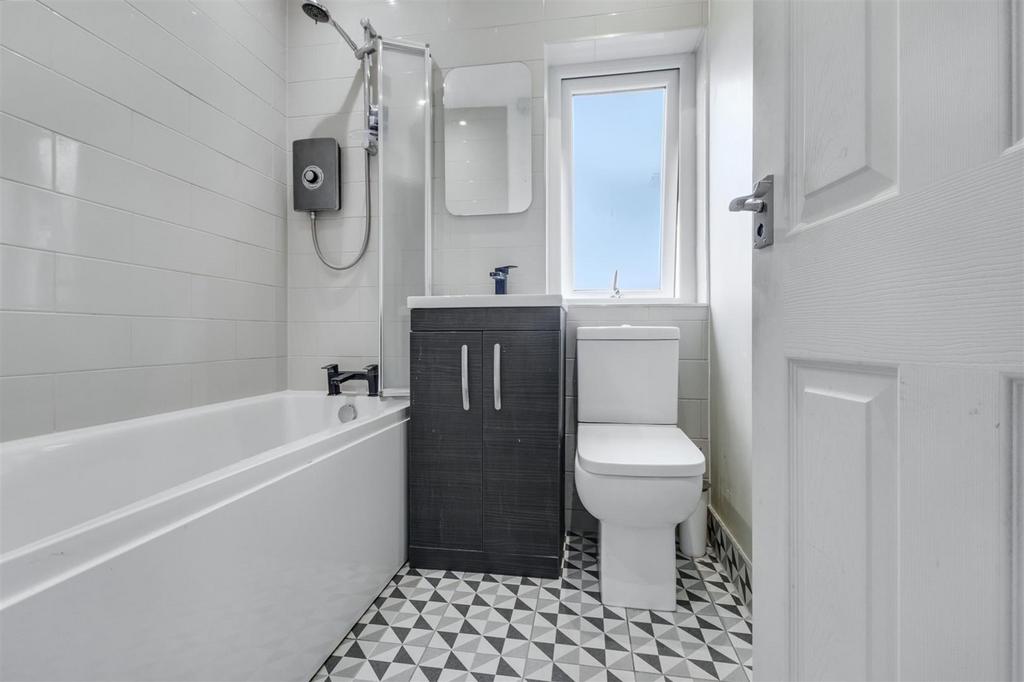 Bathroom 2.jpeg
