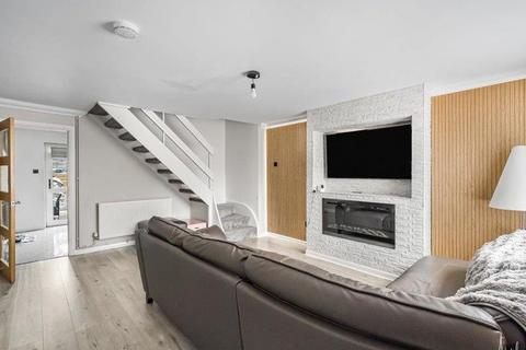 12 Heol Brynna, Cimla, Neath, SA11 2DT