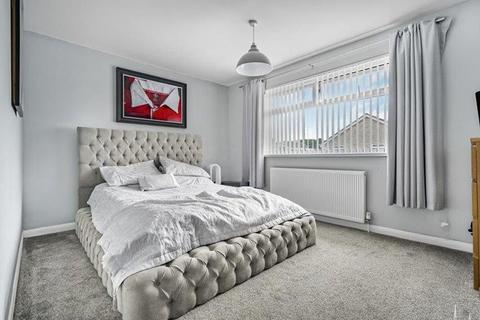 12 Heol Brynna, Cimla, Neath, SA11 2DT
