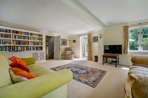 4 bedroom link detached house for sale, Newhaven Road, Kingston