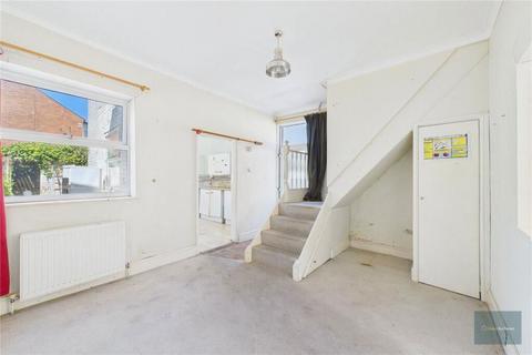 3 bedroom semi-detached house for sale, Willeys Avenue, Exeter, Devon, EX2 8ES