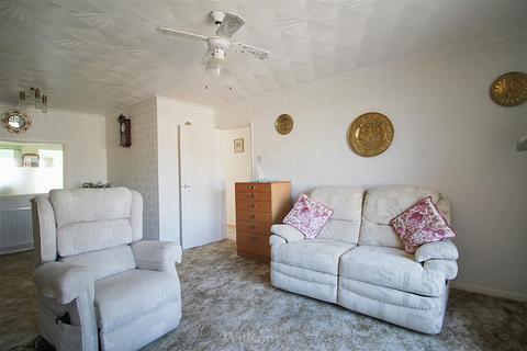 2 bedroom detached bungalow for sale, Finisterre Avenue, Skegness