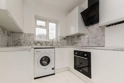 2 bedroom flat to rent, Whitton Dene, Isleworth TW7