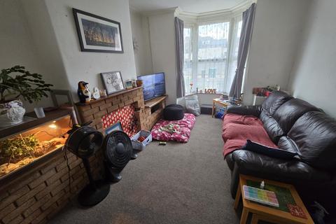 2 bedroom terraced house to rent, Mill Road, Wellingborough, Northamptonshire. NN8 1PE