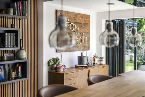 9 Egerton Gardens, London, W13 8HG