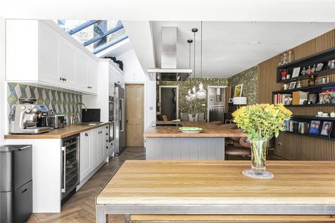 9 Egerton Gardens, London, W13 8HG