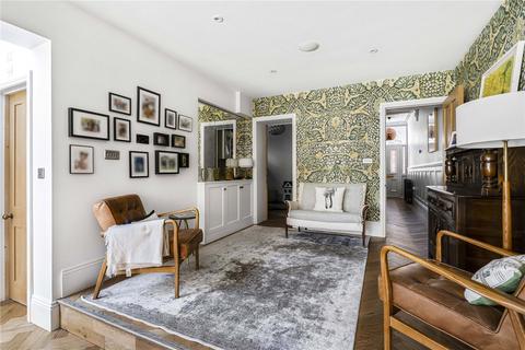 9 Egerton Gardens, London, W13 8HG