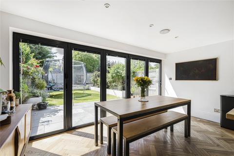 9 Egerton Gardens, London, W13 8HG