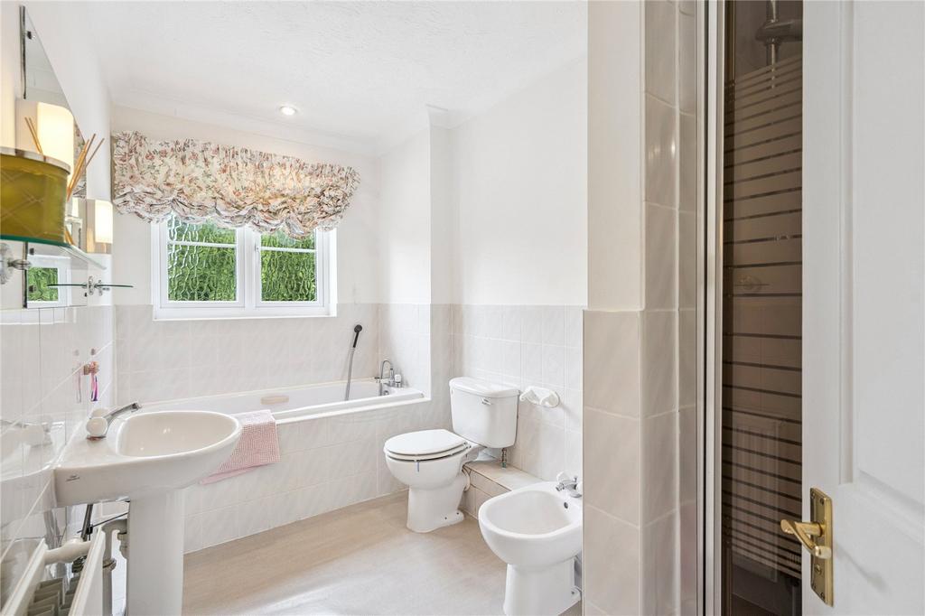 Bath/Shower Room