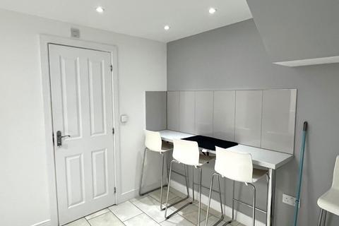 undefined, Single Room Fully Furnished- Gravesend
