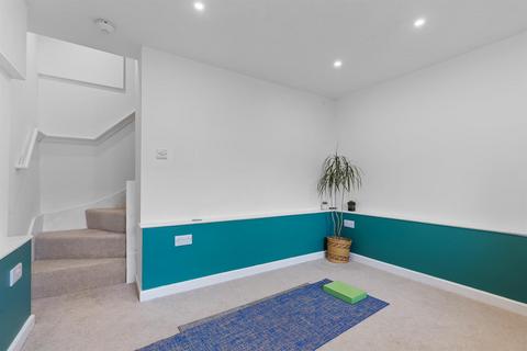 9 Bramwith Road, Sheffield, S11 7EZ