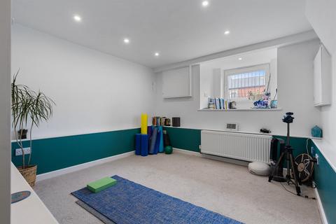 9 Bramwith Road, Sheffield, S11 7EZ