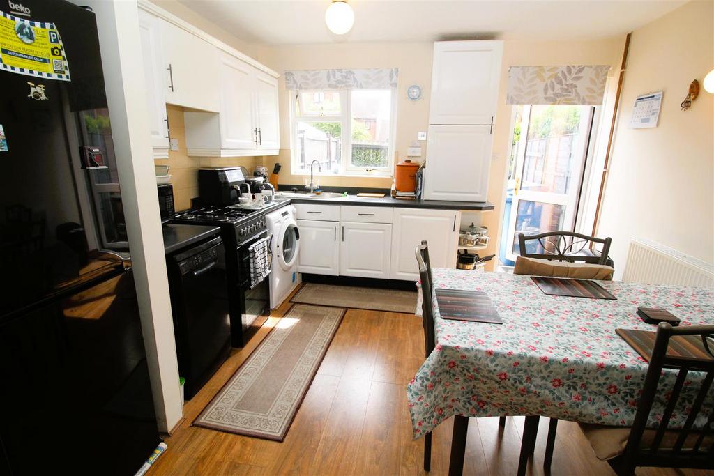 Kitchen .JPG