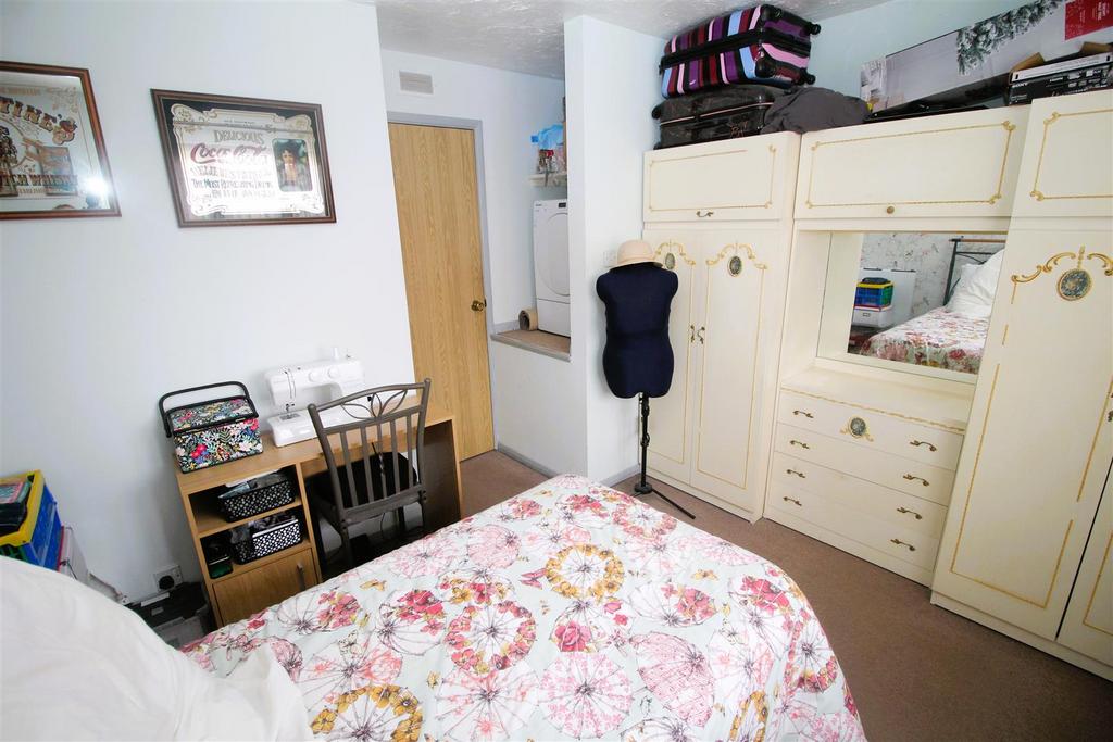 Bed 1 a .JPG