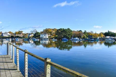 33 Almansa Way, Lymington, SO41 9PZ