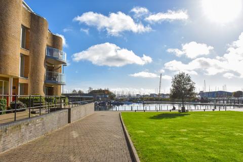33 Almansa Way, Lymington, SO41 9PZ