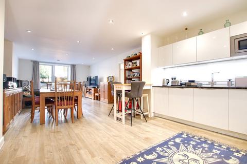 33 Almansa Way, Lymington, SO41 9PZ