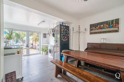 252 Barton Hill Drive, Minster On Sea, Sheerness, ME12 3LZ
