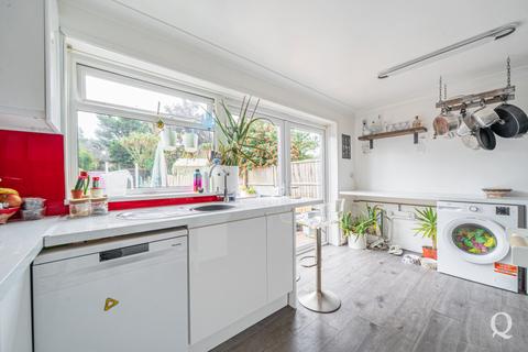252 Barton Hill Drive, Minster On Sea, Sheerness, ME12 3LZ
