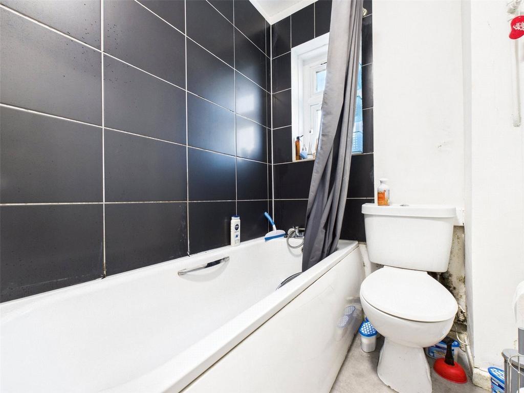 Bathroom-Flat-To-Ren