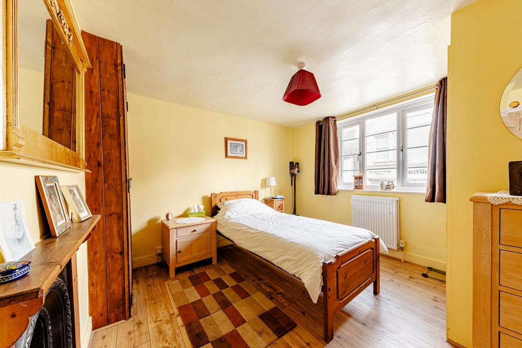 Bedroom Two (2)