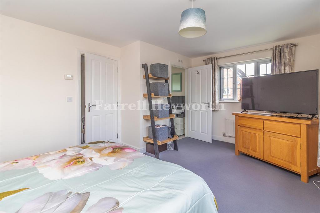 Bedroom 1 image 2