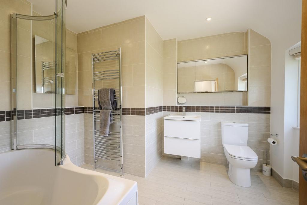 Bedroom 2 Ensuite