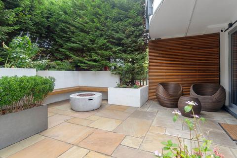 2 bedroom flat for sale, Concorde Way, London SE16