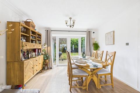 43 Shrawley Road, Fernhill Heath, Worcester, WR3 7XD