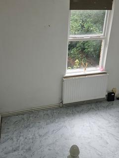 2 bedroom flat to rent, Brompton Avenue, Sefton Park, L17