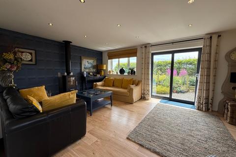 4 bedroom bungalow for sale, Pentre'r Bryn , Nr New Quay, SA44