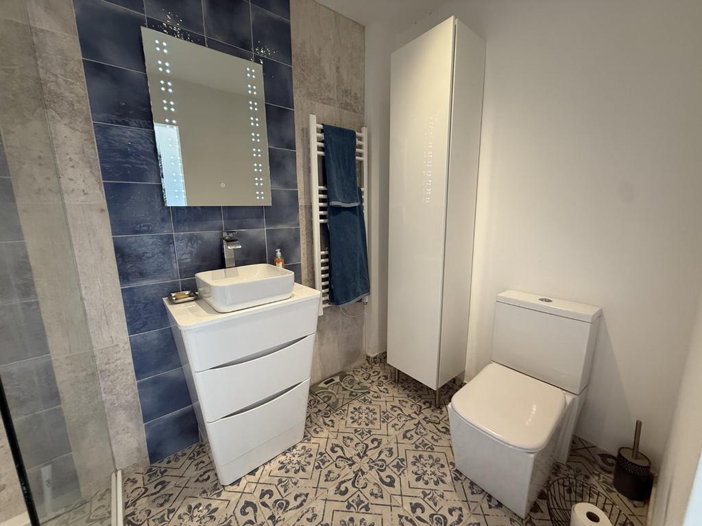 En Suite Shower Room