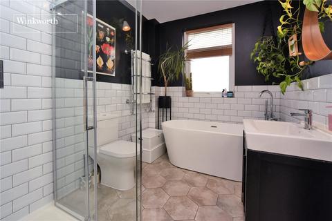 5 Sandringham Road, Worcester Park, KT4 8XW