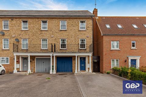 3 Wallace Way, Romford, RM1 4TG