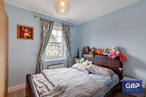 3 Wallace Way, Romford, RM1 4TG
