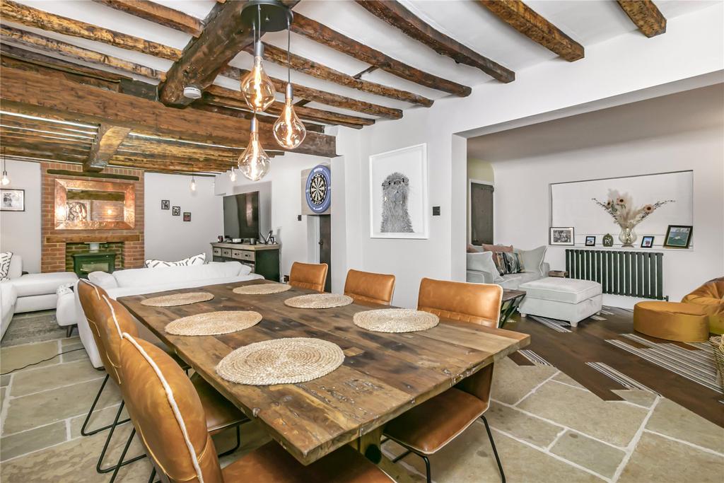 Sitting/Dining Area