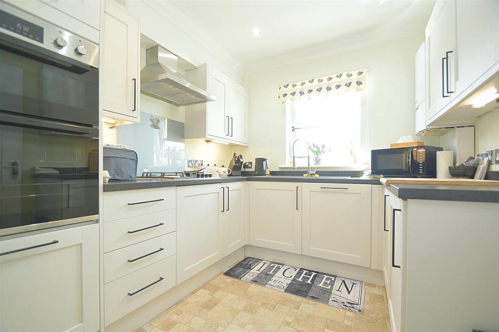 Resized Kitchen1.jpg