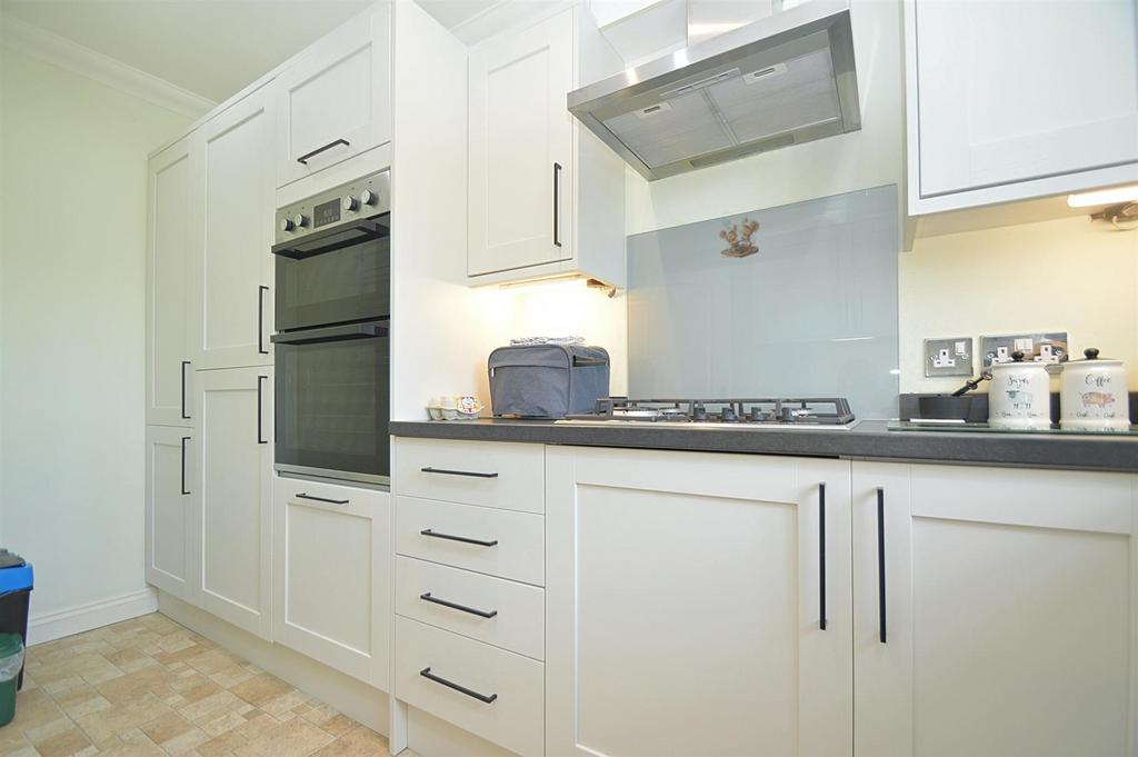 Resized Kitchen2.jpg