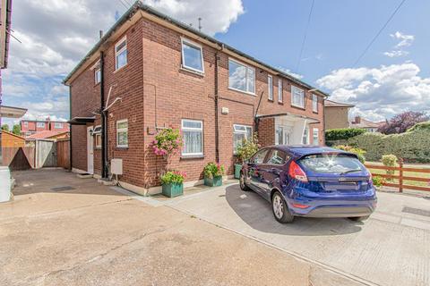 2 bedroom maisonette for sale, Lansbury Drive, Hayes UB4