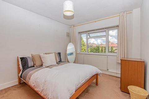 2 bedroom maisonette for sale, Lansbury Drive, Hayes UB4