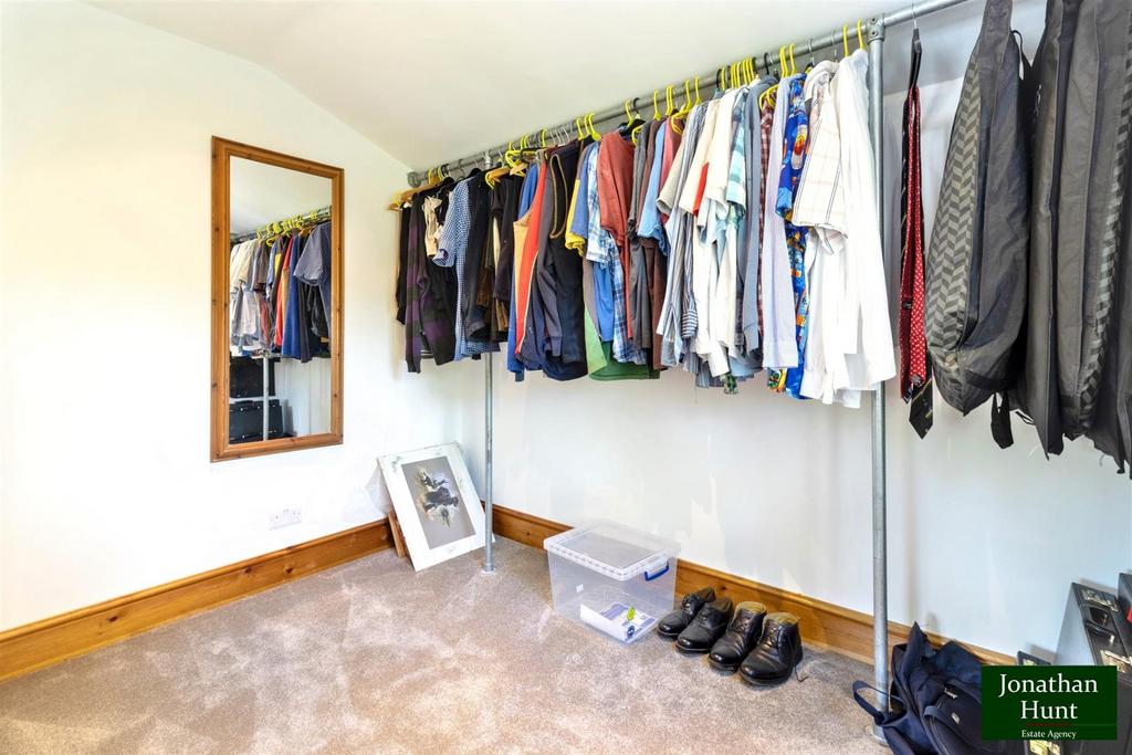 Walk in wardrobe