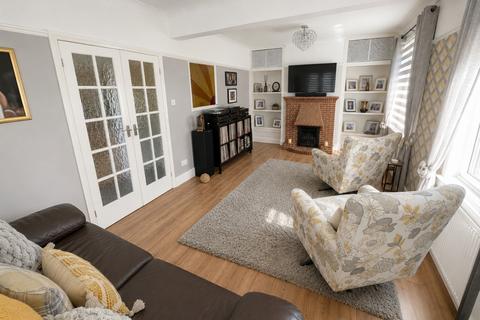 5 bedroom detached bungalow for sale, Barton Road, Luton, Bedfordshire, LU3 3NH