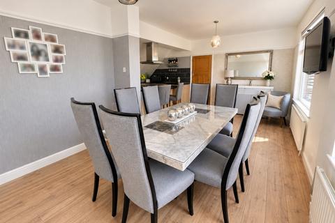 5 bedroom detached bungalow for sale, Barton Road, Luton, Bedfordshire, LU3 3NH