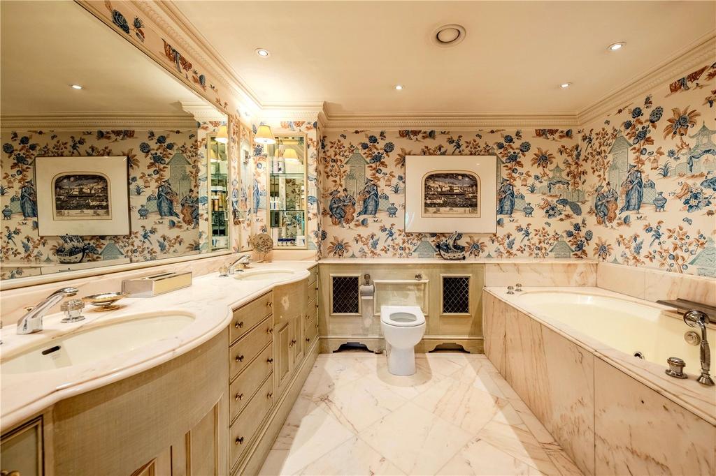 Principal Bathroom