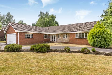 3 bedroom detached bungalow for sale, Vercourt, Sutton Coldfield, B74 3XE