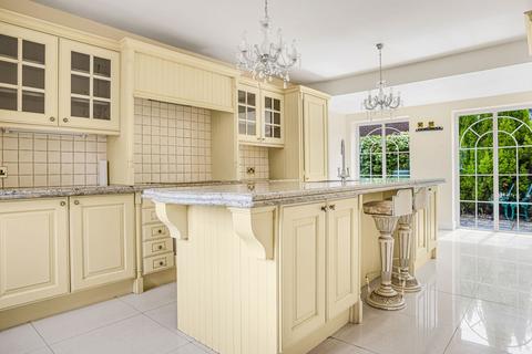 3 bedroom detached bungalow for sale, Vercourt, Sutton Coldfield, B74 3XE