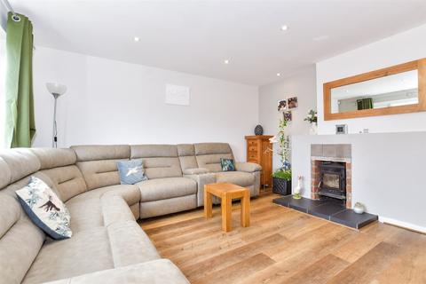 3 Elgar Close, Tonbridge, TN10 4EA