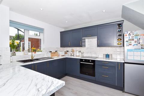 3 Elgar Close, Tonbridge, TN10 4EA