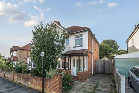 6 Cherry Walk, Southampton, SO15 5GD